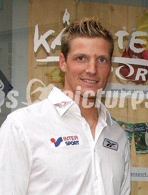 Leichtathletik, Zehnkampf.Roland Schwarzl. Klagenfurt, am 25.3.2005.
---
pressefotos, pressefotografie, kuess, qs, qspictures, sport, bild, bilder, bilddatenbank