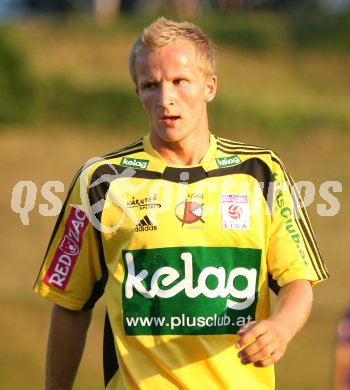 Fu?ball. K?ttmannsdorf gegen FC K?rnten. Daniel Jumic (FCK). K?ttmannsdorf am 21. Juli 2006.
---
pressefotos, pressefotografie, kuess, qs, qspictures, sport, bild, bilder, bilddatenbank