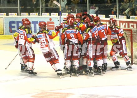 ?sterreichische Eishockey Bundesliga. KAC gegen Red Bull Salzburg. Jubel KAC. Klagenfurt, am 22.10.2006.
Foto: Kuess
---
pressefotos, pressefotografie, kuess, qs, qspictures, sport, bild, bilder, bilddatenbank