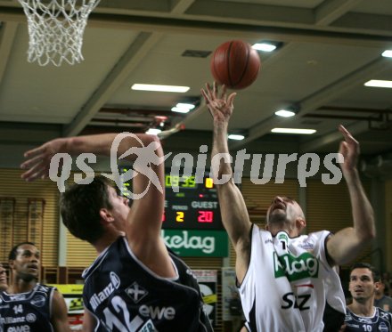 Basketball Bundesliga. W?rthersee Piraten gegen Gmunden. Nenad Videka. Klagenfurt, am 19.11.2005.
---
pressefotos, pressefotografie, kuess, qs, qspictures, sport, bild, bilder, bilddatenbank