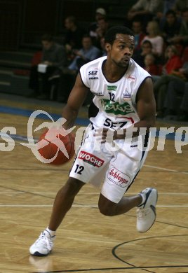 Basketball Bundesliga. W?rthersee Piraten gegen Gmunden. Tobe Carberry. Klagenfurt, am 19.11.2005.
---
pressefotos, pressefotografie, kuess, qs, qspictures, sport, bild, bilder, bilddatenbank