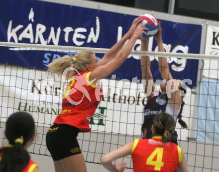 Volleyball Bundesliga Semifinale. Maja Kaczmarek beim Block. Wildcats gegen Linz. Klagenfurt, am 8.4.2005.


---
pressefotos, pressefotografie, kuess, qs, qspictures, sport, bild, bilder, bilddatenbank