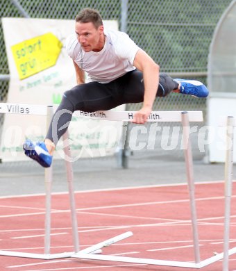 Leichtathletik. Top4 Meeting. 110 Meter H?rden M?nner. Elmar Lichtenegger (?sterreich, AC V?lkermarkt).  Villach, am 13.7.2006.
Foto: Kuess
---
pressefotos, pressefotografie, kuess, qs, qspictures, sport, bild, bilder, bilddatenbank