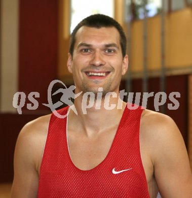 Basketball Bundesliga. Trainingsbeginn W?rthersee Piraten. Neuerwerbung Samo Grum. Klagenfurt, am 1.9.2006.
---
pressefotos, pressefotografie, kuess, qs, qspictures, sport, bild, bilder, bilddatenbank