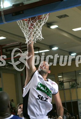 Basketball Bundesliga. Woerthersee Piraten gegen Oberwart Gunners. Bryan Lucas.  Klagenfurt, am 23.10.2005.
---
pressefotos, pressefotografie, kuess, qs, qspictures, sport, bild, bilder, bilddatenbank
