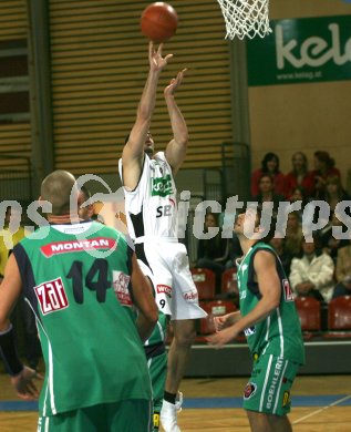 Basketball Bundesliga. Woerthersee Piraten gegen Superfund Bulls Kapfenberg. Joachim Buggelsheim (Piraten). Klagenfurt, am 23.2.2006.
---
pressefotos, pressefotografie, kuess, qs, qspictures, sport, bild, bilder, bilddatenbank