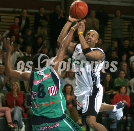 Basketball Bundesliga. W?rthersee Piraten gegen Kapfenberg Bulls. Thomas Kelley. Klagenfurt, am 9.4.2005
---
pressefotos, pressefotografie, kuess, qs, qspictures, sport, bild, bilder, bilddatenbank