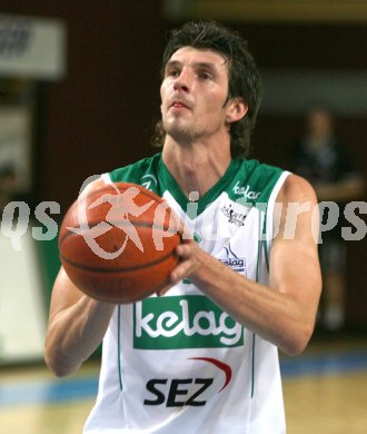 Basketball Bundesliga. W?rthersee Piraten gegen G?ssing Knights.  Selmir Husanovic (Piraten). Klagenfurt, am 1.11.2006.
Foto: Kuess
---
pressefotos, pressefotografie, kuess, qs, qspictures, sport, bild, bilder, bilddatenbank