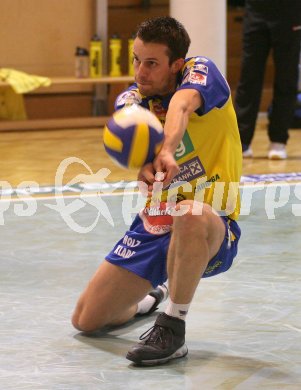 Volleyball Aich/Dob gegen Enns.  Miha Kosl (Aich/Dob). Bleiburg, am 20.1.2007
Foto: Kuess
---
pressefotos, pressefotografie, kuess, qs, qspictures, sport, bild, bilder, bilddatenbank