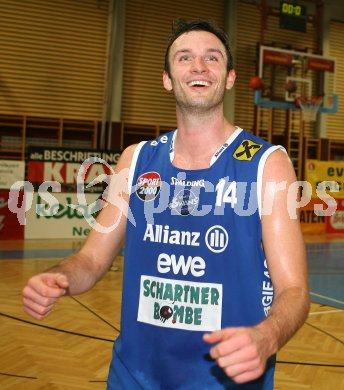 Basketball Bundesliga. W?rthersee Piraten gg. Swans Gmunden. Andreas Helmigk jubelt (Gmunden). Klagenfurt, am 20.10.2006.
---
pressefotos, pressefotografie, kuess, qs, qspictures, sport, bild, bilder, bilddatenbank