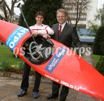 Kanu, Kajak, Wildwasser. Peter Draxl und LHStv. Peter Ambrozy.
---
pressefotos, pressefotografie, kuess, qs, qspictures, sport, bild, bilder, bilddatenbank