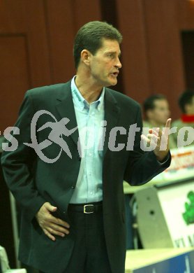 Basketball Bundesliga. W?rthersee Piraten gegen Superfund Bulls Kapfenberg. Trainer William Magarity. Klagenfurt, am 17.12.2005.
---
pressefotos, pressefotografie, kuess, qs, qspictures, sport, bild, bilder, bilddatenbank
