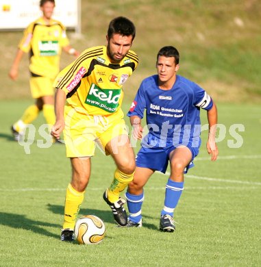 Fu?ball. K?ttmannsdorf gegen FC K?rnten. Nenad Bjelica (FCK) gegen Rene Primig (K?ttmannsdorf).
K?ttmannsdorf am 21. Juli 2006.
---
pressefotos, pressefotografie, kuess, qs, qspictures, sport, bild, bilder, bilddatenbank