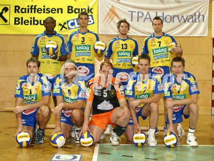 Volleyball Bundesliga. Aich/Dob. Hinten von links: Vladimir Lastres Martinez, Christoph Bl?mel, Kurt Aschmann, Jure Kokot. Vorne von links: David Slatinsek, Pavel Reznicek, Martin Micheu, Miha Kosl, Tomaz Pisnik. Bleiburg, am 19.12.2005.
---
pressefotos, pressefotografie, kuess, qs, qspictures, sport, bild, bilder, bilddatenbank