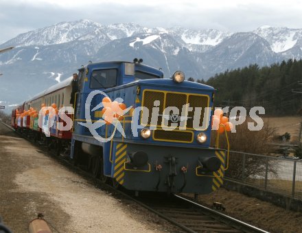 Schi Alpin, Weltcup. Empfang Rainer Sch?nfelder. Bleiburg, am 19.3.2005.
---
pressefotos, pressefotografie, kuess, qs, qspictures, sport, bild, bilder, bilddatenbank