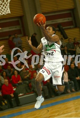 Basketball Bundesliga. W?rthersee Piraten gegen Superfund Bulls Kapfenberg. Tobe Carberry. Klagenfurt, am 17.12.2005.
---
pressefotos, pressefotografie, kuess, qs, qspictures, sport, bild, bilder, bilddatenbank