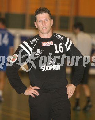 Handball Bundesliga. SC Ferlach gegen SVVW Klagenfurt. Walter Perkounig (Ferlach). Ferlach, am 30.9.2006.
---
pressefotos, pressefotografie, kuess, qs, qspictures, sport, bild, bilder, bilddatenbank