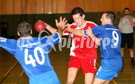 Handball Bundesliga. SC Ferlach gegen SVVW Klagenfurt. Goran Bilbija (SVVW), Franz Berger, Jani Kontrec (Ferlach). Ferlach, am 30.9.2006.
---
pressefotos, pressefotografie, kuess, qs, qspictures, sport, bild, bilder, bilddatenbank