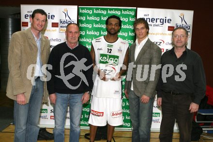Basketball Bundesliga. W?rthersee Piraten gegen Kapfenberg. Spieler des Abends wurde Tobe Carberry. Klagenfurt, am 23.3.2006.
---
pressefotos, pressefotografie, kuess, qs, qspictures, sport, bild, bilder, bilddatenbank
