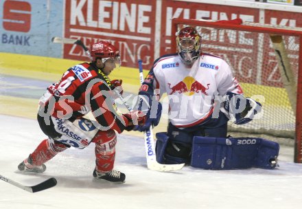 Eishockey Bundesliga. KAC  Salzburg.  Reichel vor
Bjurling . Klagenfurt, am 6.11.2005.

---
pressefotos, pressefotografie, kuess, qs, qspictures, sport, bild, bilder, bilddatenbank