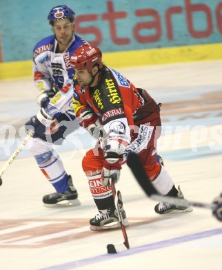 ?sterreichische Eishockey Bundesliga. KAC gegen VSV. Tony Iob (KAC), Darell Scoville (VSV). Klagenfurt, am 10.10.2006.
---
pressefotos, pressefotografie, kuess, qs, qspictures, sport, bild, bilder, bilddatenbank