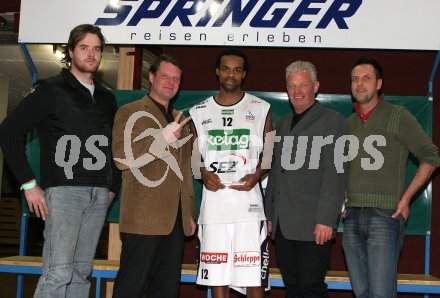 Basketball Bundesliga. W?rthersee Piraten gegen LIONS Arkadia Traiskirchen. Spieler des Abends wurde Tobe Carberry.  Klagenfurt, 16.1.2006.
Foto: Kuess
---
pressefotos, pressefotografie, kuess, qs, qspictures, sport, bild, bilder, bilddatenbank