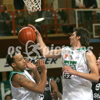 Basketball Bundesliga. W?rthersee Piraten gegen G?ssing Knights. Kris Clarkson, Selmir Husanovic (Piraten). Klagenfurt, am 1.11.2006.
Foto: Kuess
---
pressefotos, pressefotografie, kuess, qs, qspictures, sport, bild, bilder, bilddatenbank