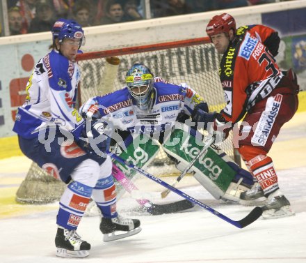 Eishockey Bundesliga. KAC gegen VSV.  Ryan Foster (KAC), Thomas Pfeffer, Gert Prohaska (VSV). Klagenfurt, am 23.11.2006.
Foto: Kuess
---
pressefotos, pressefotografie, kuess, qs, qspictures, sport, bild, bilder, bilddatenbank