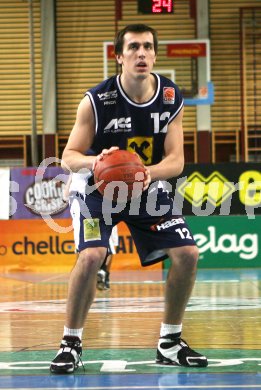 Basketball Bundesliga. W?rthersee Piraten gegen Panthers F?rstenfeld. Milan Stegnajiac (F?rstenfeld). Klagenfurt, am 30.12.2006.
Foto: qspictures/Kuess
---
pressefotos, pressefotografie, kuess, qs, qspictures, sport, bild, bilder, bilddatenbank