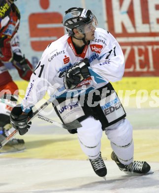 Eishockey Bundesliga. KAC gegen EHC Liwest Black Wings Linz. Philipp Lukas (Linz). Klagenfurt, am 26.1.2007.
Foto: Kuess
---
pressefotos, pressefotografie, kuess, qs, qspictures, sport, bild, bilder, bilddatenbank