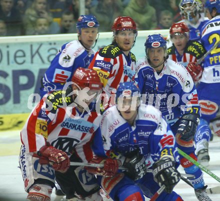 ?sterreichische Eishockey Bundesliga. K?rntner Derby KAC gegen VSV. Mike Stewart, Wolfgang Kromp, Andreas Judex (VSV), Heimo Lindner (KAC). Klagenfurt, am 26.12.2005.
---
pressefotos, pressefotografie, kuess, qs, qspictures, sport, bild, bilder, bilddatenbank