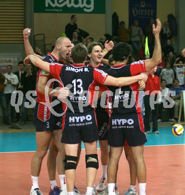 Volleyball Bundesliga. HYPO VBK gegen SK Aich/Dob. Jubel HYPO VBK. Klagenfurt, am 27.2.2006.
---
pressefotos, pressefotografie, kuess, qs, qspictures, sport, bild, bilder, bilddatenbank