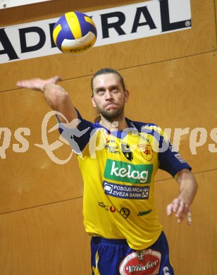 Volleyball Bundesliga. Aich/Dob gegen Enns. Pavel Reznicek (Aich/Dob). Bleiburg, am 20.1.2007.
Foto: Kuess
---
pressefotos, pressefotografie, kuess, qs, qspictures, sport, bild, bilder, bilddatenbank