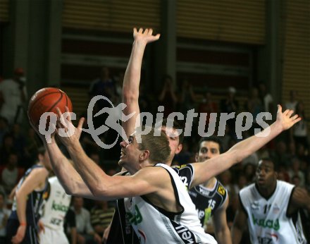 Basketball Bundesliga. W?rthersee Piraten. Semifinale. Piraten gegen Gmunden. Iiro Tenngren. Klagenfurt, am 15.5.2005.
---
pressefotos, pressefotografie, kuess, qs, qspictures, sport, bild, bilder, bilddatenbank