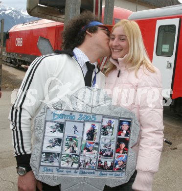 Schi Alpin, Weltcup. Empfang Rainer Sch?nfelder. Rainer Sch?nfelder mit Freundin Manuela.  Bleiburg, am 19.3.2005.
---
pressefotos, pressefotografie, kuess, qs, qspictures, sport, bild, bilder, bilddatenbank