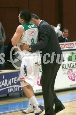 Basketball Bundesliga. W?rthersee Piraten gegen Mattersburg. Andreas Kuttnig (Piraten), verletzt. Klagenfurt, am 25.11.2006.
Foto: Kuess
---
pressefotos, pressefotografie, kuess, qs, qspictures, sport, bild, bilder, bilddatenbank
