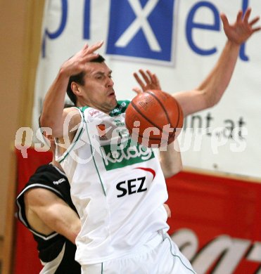 Basketball Bundesliga. W?rthersee Piraten gegen Dukes Klosterneuburg. Samo Grum (Piraten). Klagenfurt, 4.2.2007. 
Foto: Kuess
---
pressefotos, pressefotografie, kuess, qs, qspictures, sport, bild, bilder, bilddatenbank