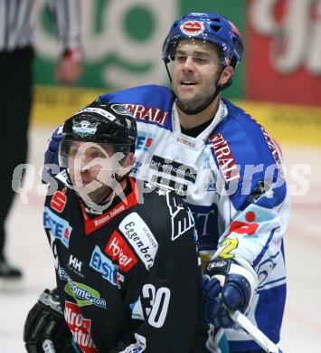 Eishockey Bundesliga. VSV gegen EHC Liwest Linz. Darell Scoville (VSV), Christian Perthaler (Linz). Villach, am 12.1.2007.
Foto: Kuess 
---
pressefotos, pressefotografie, kuess, qs, qspictures, sport, bild, bilder, bilddatenbank