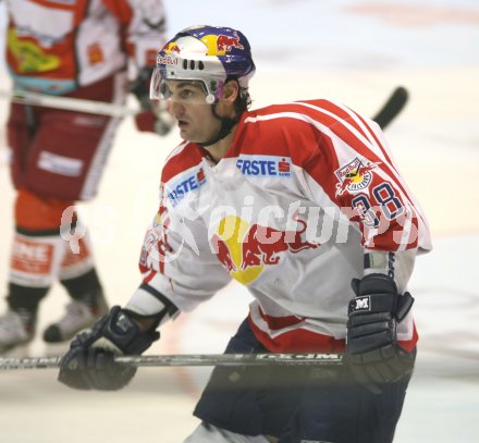 ?sterreichische Eishockey Bundesliga. KAC gegen Salzburg. Frank Banham (Salzburg). Klagenfurt, am 22.10.2006.
Foto: Kuess
---
pressefotos, pressefotografie, kuess, qs, qspictures, sport, bild, bilder, bilddatenbank