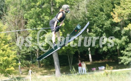 Wasserski. Tina Rauchenwald. U17 Weltmeisterin. Springen. P?rtschach, am 3.9.2006.
---
pressefotos, pressefotografie, kuess, qs, qspictures, sport, bild, bilder, bilddatenbank