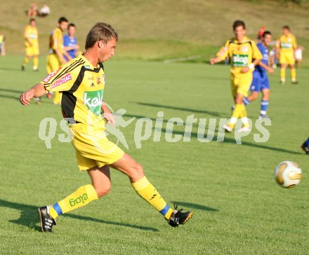Fu?ball. K?ttmannsdorf gegen FC K?rnten. Gernot Messner (FCK).
K?ttmannsdorf am 21. Juli 2006.
---
pressefotos, pressefotografie, kuess, qs, qspictures, sport, bild, bilder, bilddatenbank