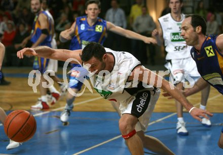 Basketball Bundesliga. W?rtherse Piraten gegen St. P?lten. Andreas Helmigk. Klagenfurt, am 26.2.2006.
---
pressefotos, pressefotografie, kuess, qs, qspictures, sport, bild, bilder, bilddatenbank