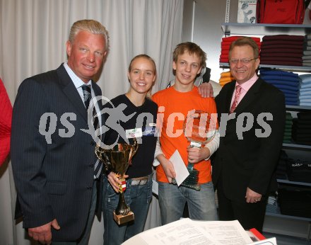 Billard, Schach. Landessportdireltor Reinhard Tellian, Jasmin Ouschan, Markus Ragger und LHStv. Dr. Peter Ambrozy.
---
pressefotos, pressefotografie, kuess, qs, qspictures, sport, bild, bilder, bilddatenbank