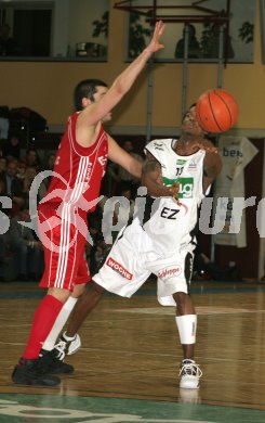 Basketball Bundesliga. W?rthersee Piraten gegen Wels. Damien McSwine. Klagenfurt, am 9.3.2006.
---
pressefotos, pressefotografie, kuess, qs, qspictures, sport, bild, bilder, bilddatenbank