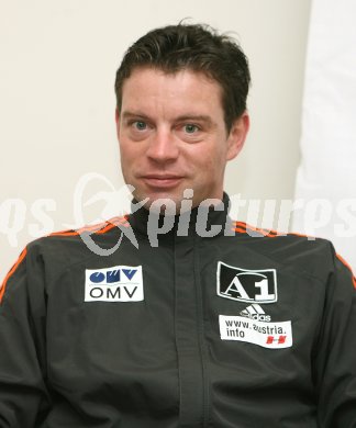 Pressekonferenz Damen Schispringen Kontinentalcup. Damen Schisprung Nationaltrainer Janko Zwitter. Klagenfurt, am 12.1.2007.
Foto: Powerpixx/Kuess
---
pressefotos, pressefotografie, kuess, qs, qspictures, sport, bild, bilder, bilddatenbank