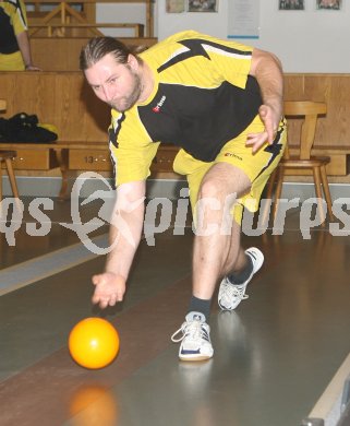 Kegeln. 2. Bundesliga. KSK Klagenfurt. Dieter Tratnik. Klagenfurt, am 4.11.2006.
Foto: Kuess
---
pressefotos, pressefotografie, kuess, qs, qspictures, sport, bild, bilder, bilddatenbank