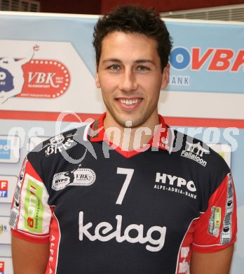 Volleyball Bundesliga. HYPO VBK. Portraitfotos. Adam Simac. Klagenfurt, am 23.9.2006.
---
pressefotos, pressefotografie, kuess, qs, qspictures, sport, bild, bilder, bilddatenbank