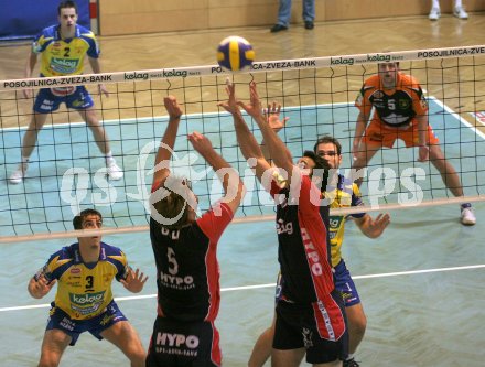 Volleyball Bundesliga. SK Aich/Dob gegen Hypo VBK Klagenfurt. Ulrich Lippitsch und Fernando Morales (Hypo) sowie Miha Kosl, Christoph Bl?mel, David Slatinsek und Matjaz Hafner (Aich/Dob) . Bleiburg, am 12.11.2005.
---
pressefotos, pressefotografie, kuess, qs, qspictures, sport, bild, bilder, bilddatenbank