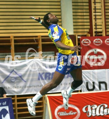 Volleyball Bundesliga. Aich/Dob gegen Tirol. Vladimir Lastres Martinez (Aich/Dob). Klagenfurt, am 20.3.2006.
---
pressefotos, pressefotografie, kuess, qs, qspictures, sport, bild, bilder, bilddatenbank