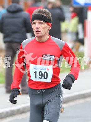 Klagenfurter Adventlauf. K?rntner Meisterschaft ?ber 10 Kilometer. Robert Stark (LC Stockenboi). Klagenfurt, am 3.12.2006.
Foto: Kuess
---
pressefotos, pressefotografie, kuess, qs, qspictures, sport, bild, bilder, bilddatenbank